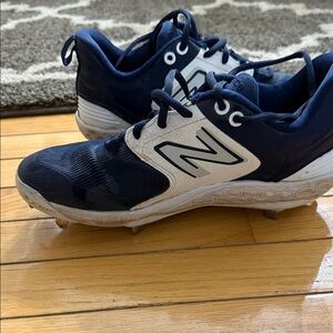 New Balance Men’s Navy and White Baseball Cleats
